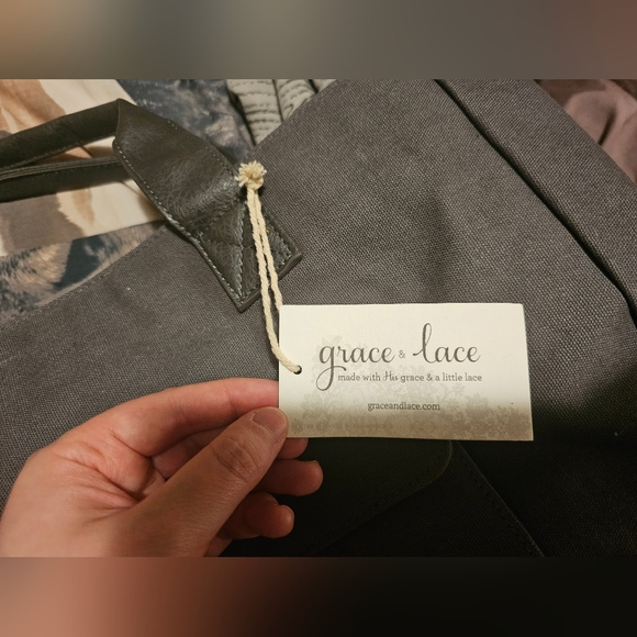 Grace and lace weekender duffle bag brand new never used with tags - Picture 7 of 14